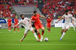 爱游戏网页版-亚洲赛事引发球迷热情，场外气氛热闹非凡的简单介绍