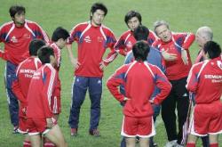 爱游戏中国官网-敖林斯战斯图加特，新晋强队备战关键之战的简单介绍