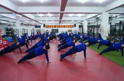 爱游戏登录入口-关于球队选拔新的训练师，加强球员体能训练的信息