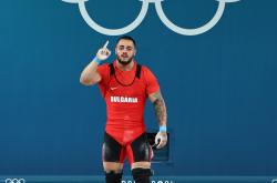 爱游戏在线-俄罗斯举重选手打破世界纪录