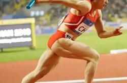 爱游戏中国官网-运动员瞬间爆发出超强战斗力