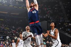 爱游戏官网入口-热火逆转篮网，哈登绝杀完成逆袭