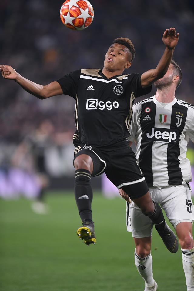 阿贾克斯队奋勇争先，晋级欧冠半决赛