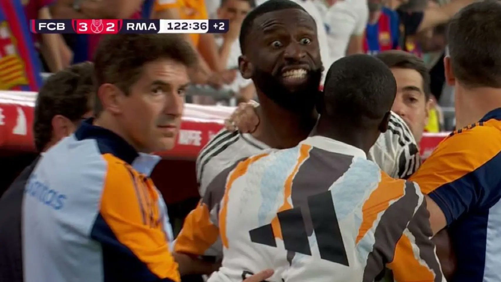 斯图加特球员因红牌停赛,缺席接下来一场比赛的简单介绍 斯图加特球员因红牌停赛,缺席接下来一场比赛的简单介绍