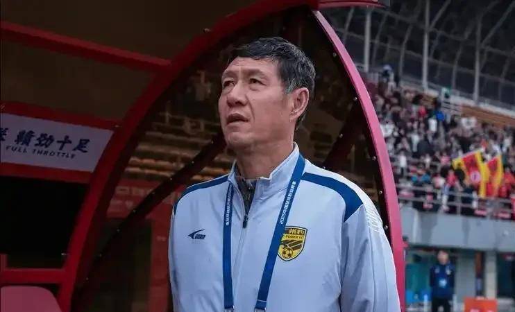 临场冷静的调整，助球队反超取胜的简单介绍