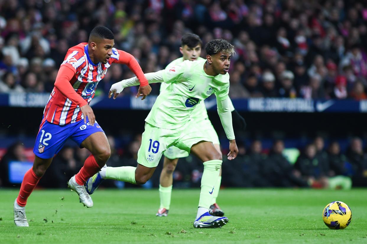 包含巴萨客场胜利,小组领先优势稳步扩大的词条 包含巴萨客场胜利,小组领先优势稳步扩大的词条