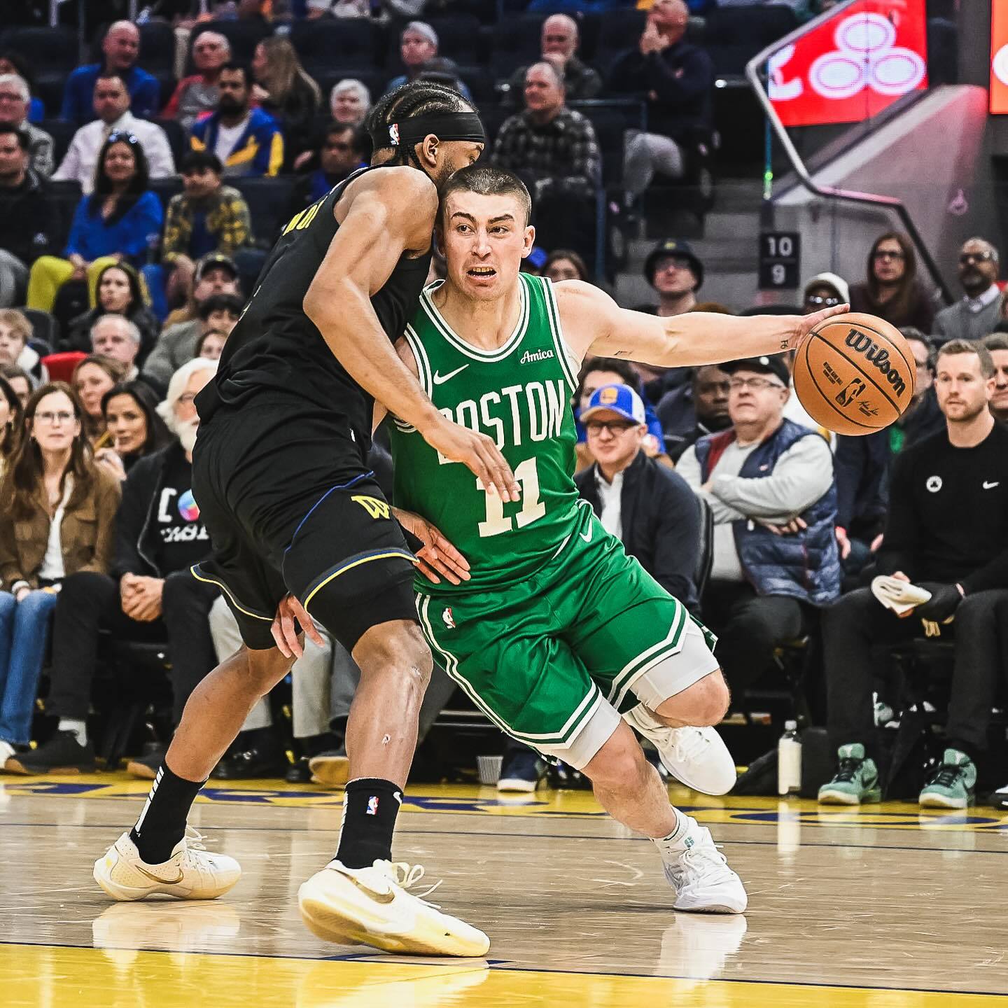 凯尔特人队主场战胜猛龙队保持领先