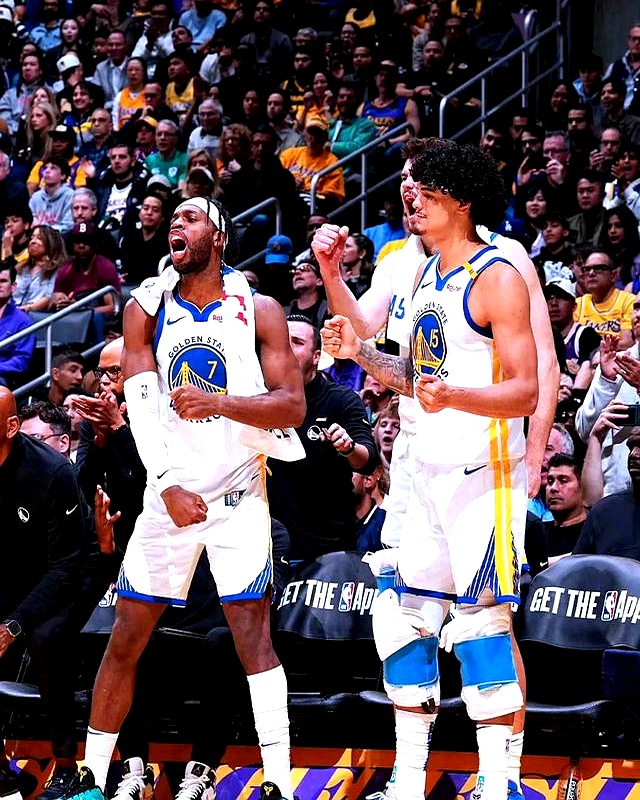 勇士客场大胜太阳,止连败 勇士客场大胜太阳,止连败