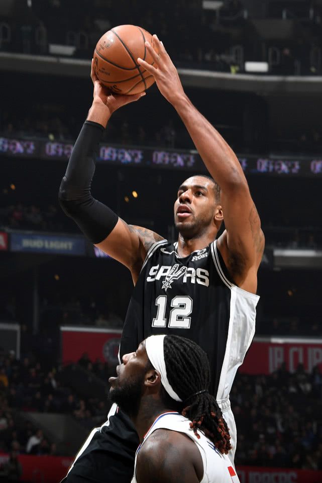 包含马刺险胜快船，晋级形势一片明朗的词条